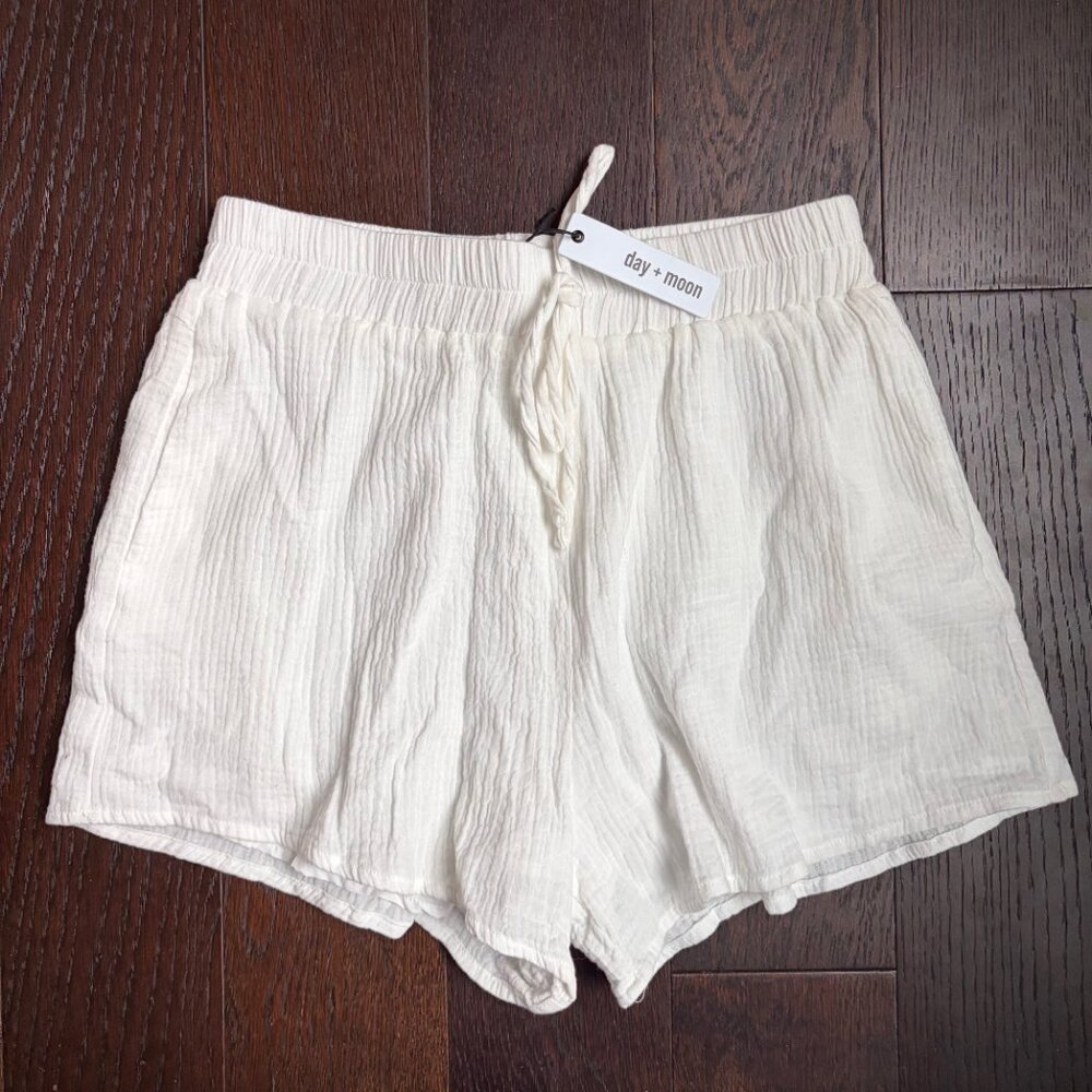 NWT Day + Moon By The Pool Gauze Shorts (White) - Size Large